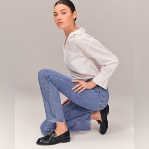 Ankle Straight Ultra High Rise Abercrombie denim. Good condition. Size 31 long.